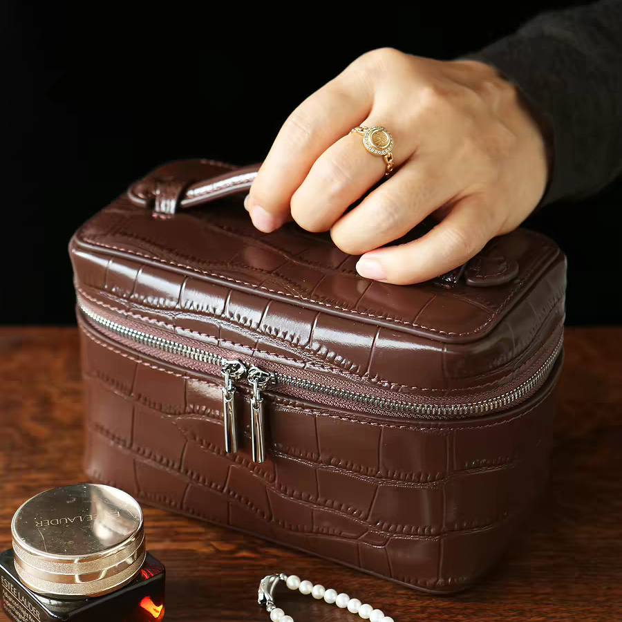 Luxury Handmade Leather Jewelry Organizer - Image 10